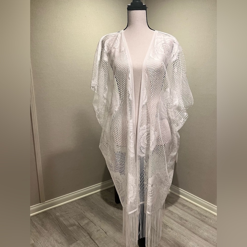 White Kimono Cover up Beach Cover with Lace Fringe Floral Bridal NWOT